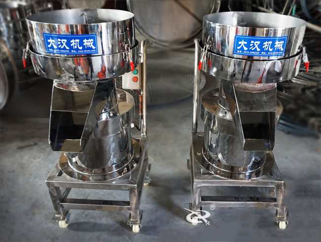 450型過濾篩機(jī)實(shí)拍：?jiǎn)螌舆^濾篩過濾，多用于液體物料的使用。